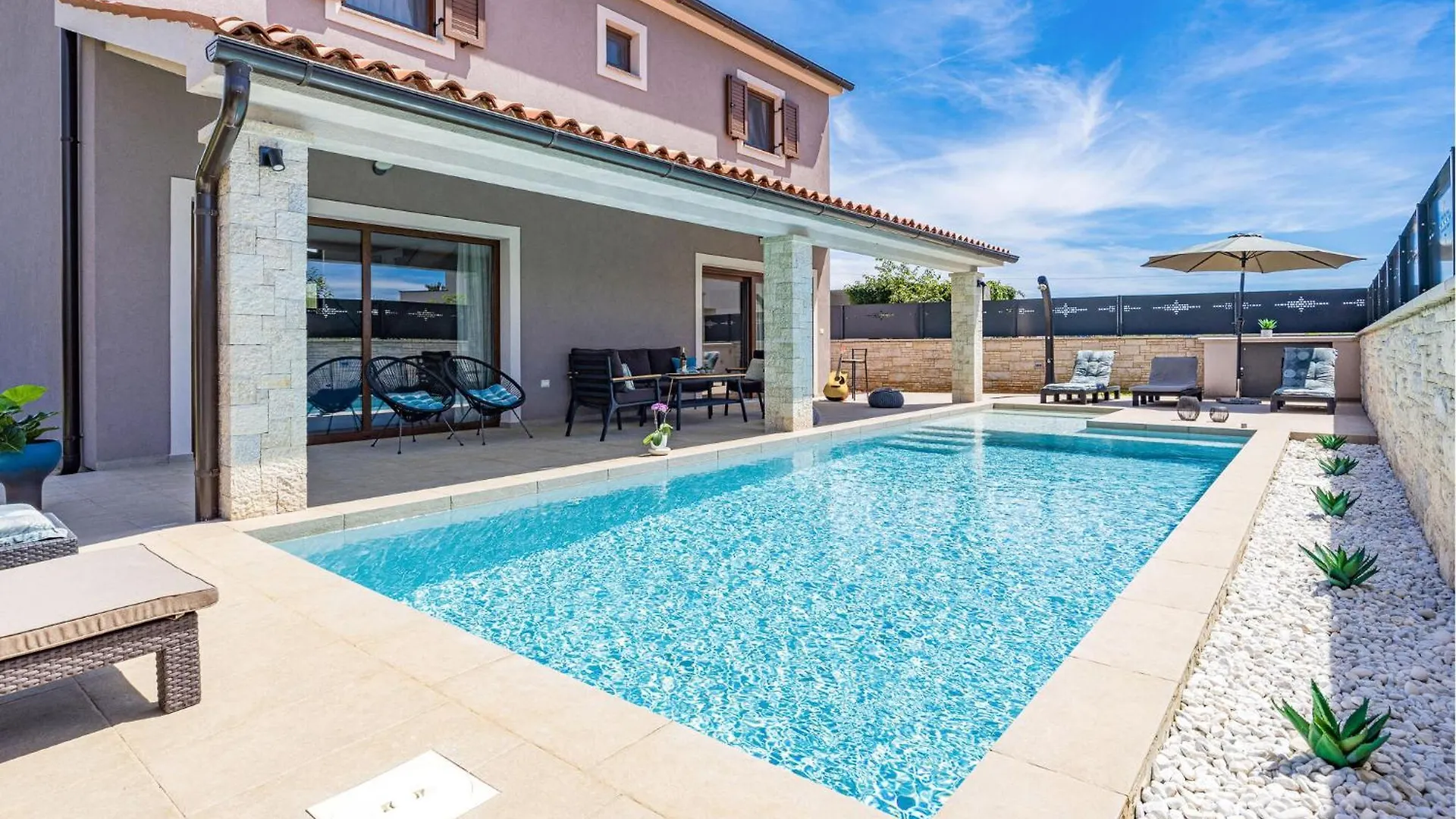 Villa Roma Pula 0*,  Croatia