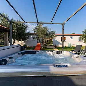 Casa vacanze Kerniat, Pola