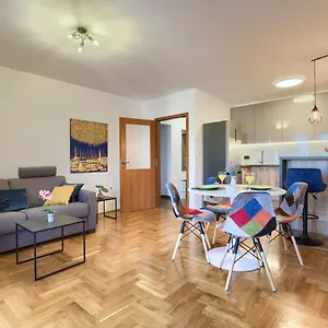 Apartment Luna, Pula